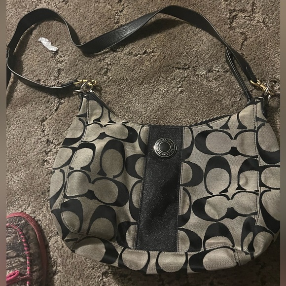 Authentic tic Coach Purse-Black and tan, shoulder strap length - Picture 1 of 3